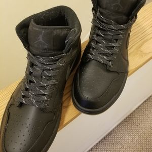 Jordan 1 Retro Mid